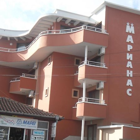 Marianas Guesthouse Обзор Екстер'єр фото