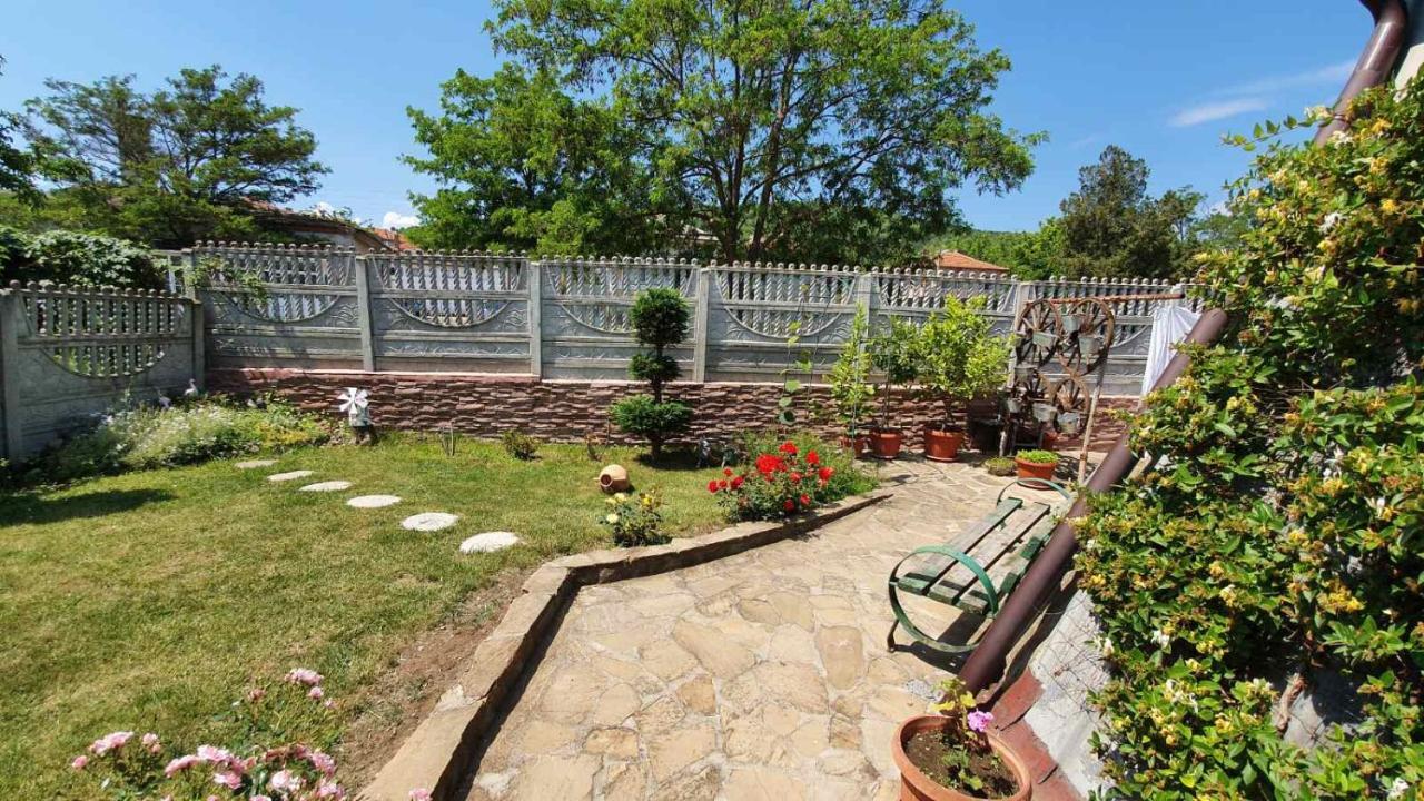 Marianas Guesthouse Обзор Екстер'єр фото