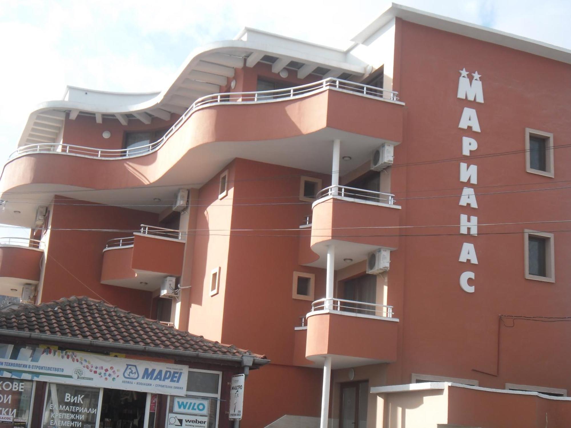 Marianas Guesthouse Обзор Екстер'єр фото