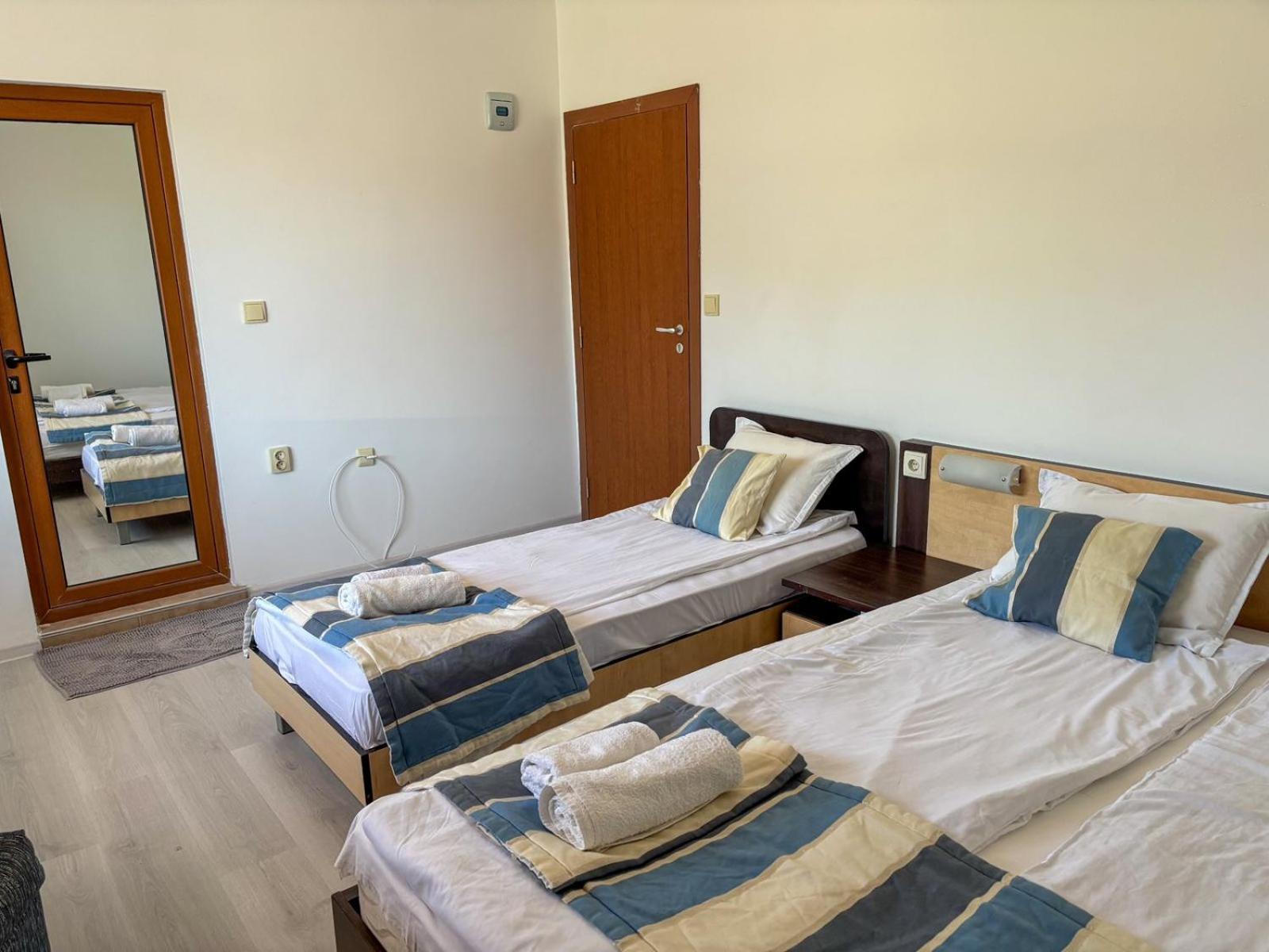 Marianas Guesthouse Обзор Екстер'єр фото