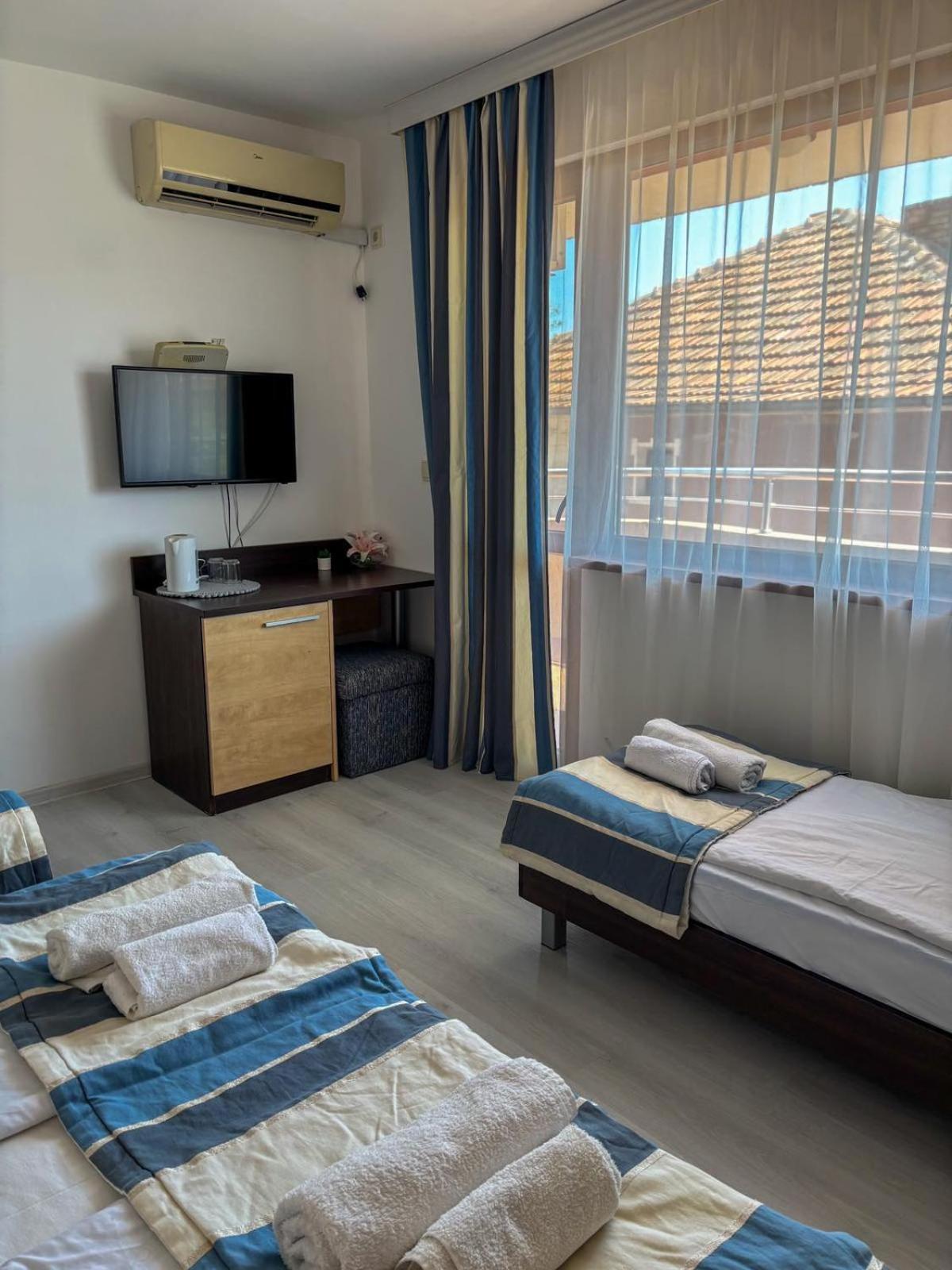 Marianas Guesthouse Обзор Екстер'єр фото