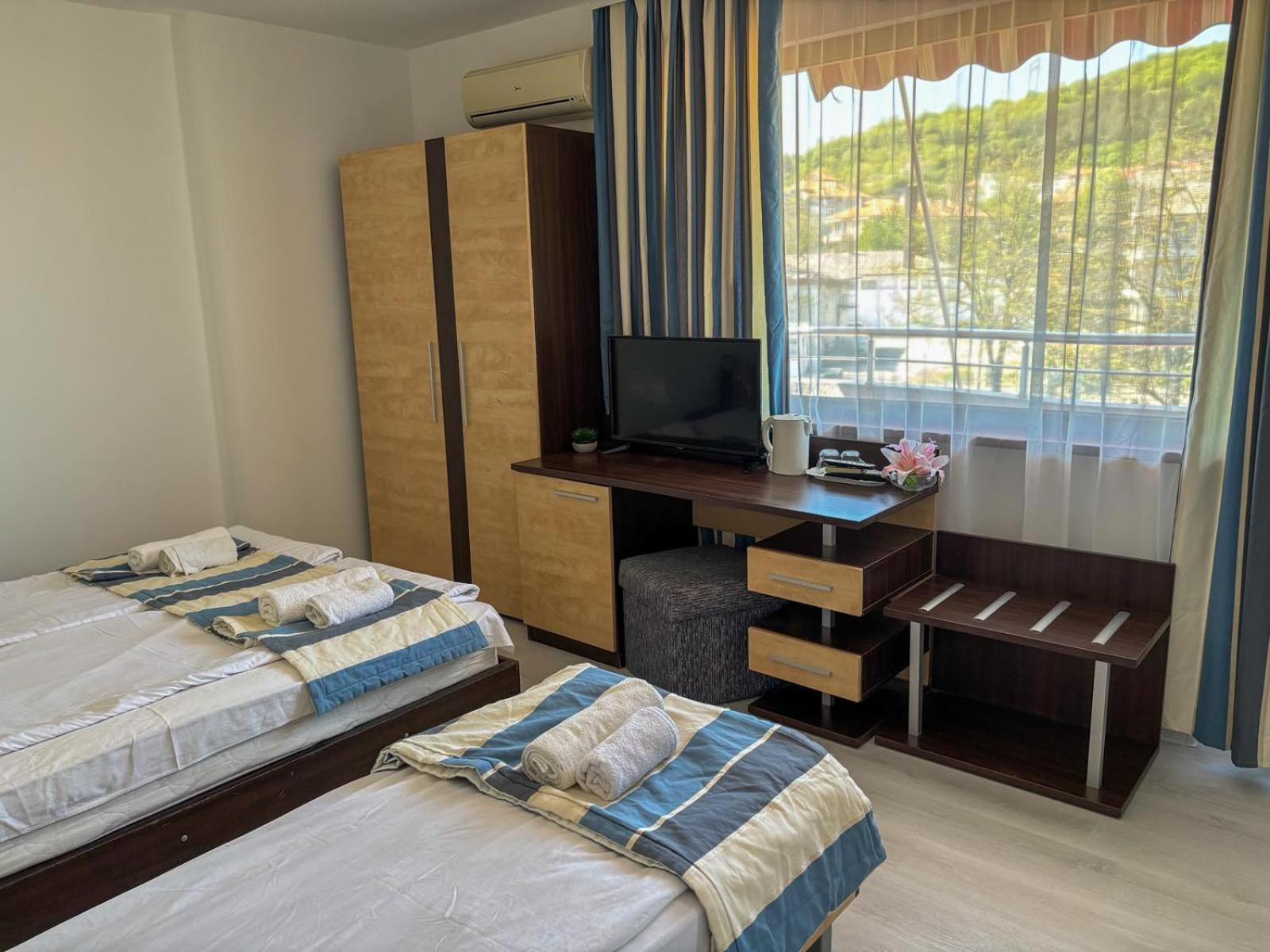 Marianas Guesthouse Обзор Екстер'єр фото